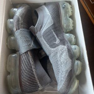 Nike Women's Air VaporMax MOC Flyknit